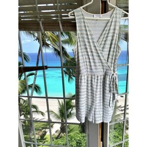 Gilli Green White Striped Sleeveless Tie Waist Scoop Neck Romper Large EUC